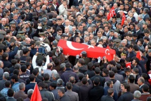 Bir şehit haberi de Hakkari'den geldi