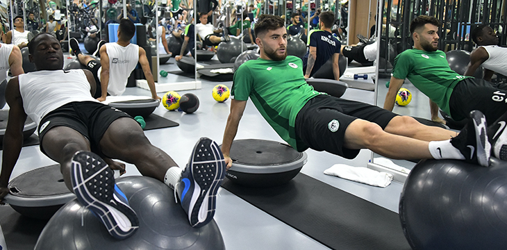 Konyaspor salonda çalıştı