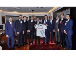 Beşiktaş Başkanı Ahmet Nur Çebi’den İlker Aycı’ya ziyaret