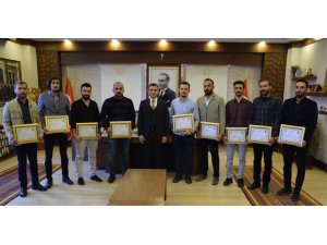 Uyuşturucu ile mücadele eden polislere başarı belgesi verildi