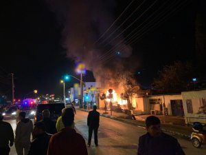 İkinci el dükkanı alev topuna döndü