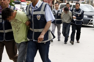 Arkadaşları onu diri diri yaktı !