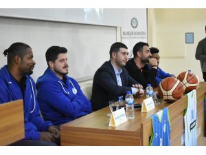 BAÜN’de şampiyon Büyükşehir sesleri