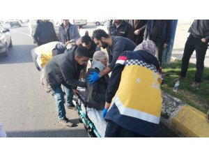 Üst geçidi kullanmayan yaşlı adama kamyonet çarptı