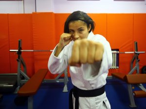 Bir yıl önce başladığı "ju jitsu"da dünya şampiyonu oldu