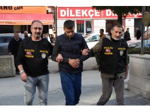 Kendini polis olarak tanıtan hırsız yakalandı