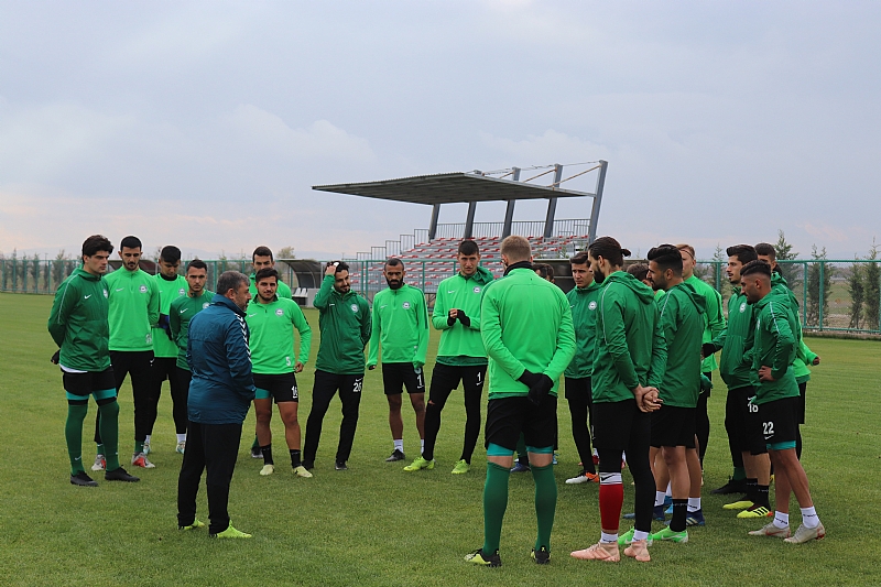 1922 Konyaspor'da 3 oyuncunun sözleşmesi feshedildi