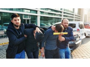 Otomobilde ele geçen esrarla ilgili 2 kişi tutuklandı