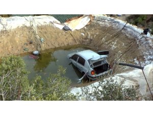 Otomobil havuza düştü, içindeki kadın hayatını kaybetti