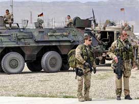 Afganistan'da 12. NATO askeri öldü