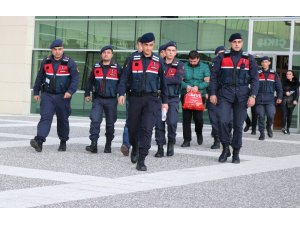 250 kilometre takip ettikleri iş adamının 98 bin eurosunu çaldılar