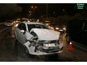 İstanbul'da iki otomobil çarpıştı: 4 yaralı