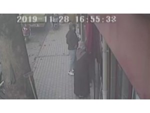 Yaşlı kadının bayrak sevgisi herkesi duygulandırdı