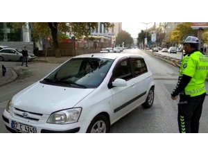 Polis, trafiği tehlikeye atanlara göz açtırmıyor