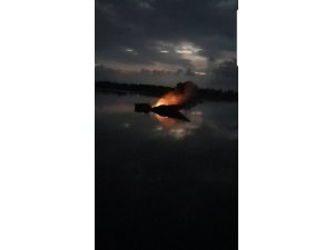 Balıkçı barınağında çıkan yangında 2 tekne kullanılmaz hale geldi