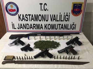 Jandarmanın uyuşturucu operasyonunda 5 kişi tutuklandı