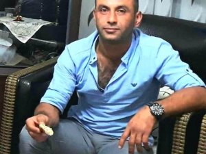 Yayaya çarpınca durmayan sürücü aracındaki hasarı kontrol etmek için durdu