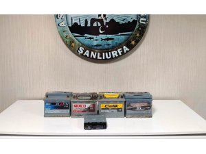 Akü hırsızları polise yakalandı