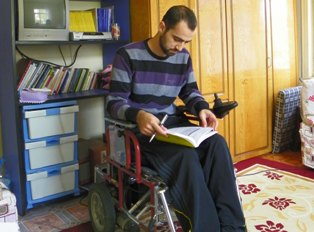 Tek arzusu okuluna devam edebilmek