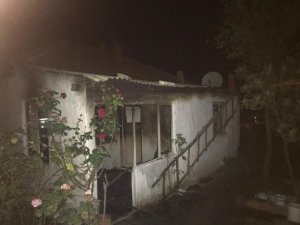 Yaşlı adam yangında can verdi