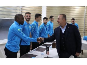 Bakan Çavuşoğlu, Alanyapor Kulübünü ziyaret etti
