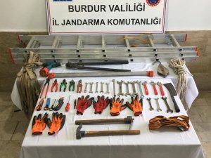 Burdur’da kablo hırsızlığına 3 gözaltı