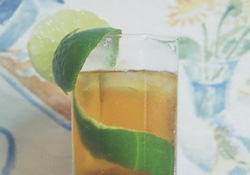 Bitki çaylarını fazla içmek zararlı