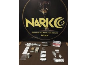 Kiralık araç ile uyuşturucu ticaretini polis engelledi