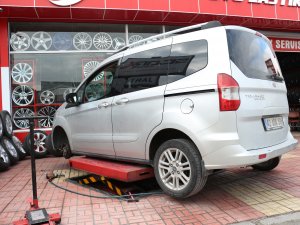 Can ve mal güvenliği için kış lastiği taktırın uyarısıı