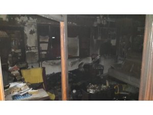 Yangında ev küle oldu