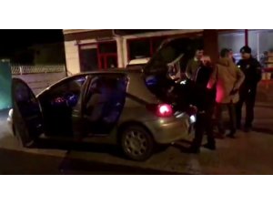 Sakarya polisi çok sayıda uyuşturucu ve silah ele geçirdi