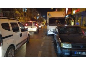 Para bozdurmak için kuaförden çıkan çocuğa otomobil çarptı