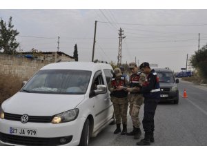 Jandarma ekiplerinden trafik uygulaması