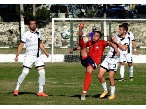 Çeşme Belediyespor hem galibiyeti hem de liderliği kaçırdı