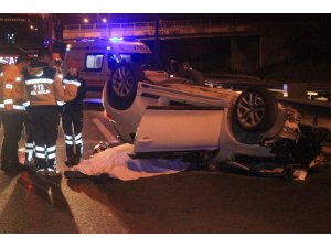 TEM’de otomobil kamyona arkadan çarparak takla attı.: 2 ölü, 1 yaralı