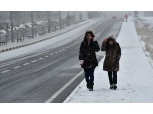 Erzurum, Ağrı, Kars ve Ardahan'da kar yağışı etkili oluyor