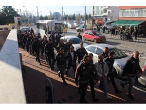 FETÖ’den gözaltına alınan 18 eski polis akademisi ve polis koleji öğrencisi adliyede