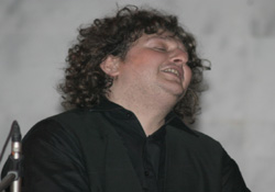 Tuluyhan Uğurlu'dan konser