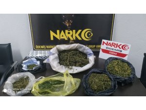 İzmir’de zehir tacirlerine şok baskın: 3 tutuklama