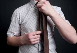 Kravat zorunluluğu kalkıyor