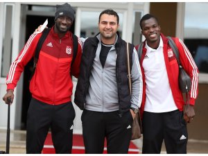 Lider Sivasspor, kupa maçı için İstanbul’a gitti