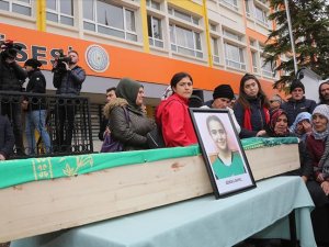 Trafik kazasında ölen hentbolcular son yolculuklarına uğurlandı