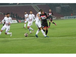 TFF 1. Lig: Balıkesirspor: 0 - Hatayspor: 0 (İlk yarı sonucu)