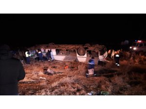 Kazakistan'da yolcu otobüsü devrildi: 4 ölü, 15 yaralı