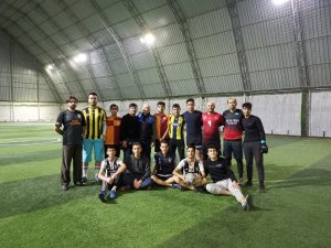 Hakkarili öğrenciler polisle maç yaptı