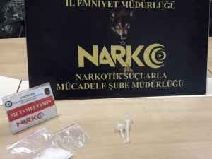 Narkotim kente uyuşturucu sokmaya çalışan şüphelileri yakaladı
