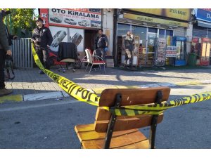 Ambulansın önünü kesip, çatışmada vurulan arkadaşını bindirdi