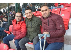 Gazilerin Isparta 32 Spor sevdası: "Yeşil - pembenin yeri bizde ayrı"