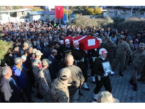 Hataylı şehit son yolculuğuna uğurlandı