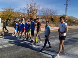 Dicle’de okul sporları kros yarışması